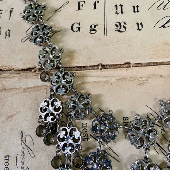 Vintage Goldette silver tone & smoke grey crystal waterfall statement necklace - Picture 11 of 11